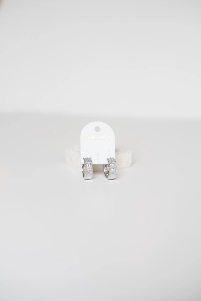 Yuvarlak Taş Detaylı Dokulu Halka Küpe