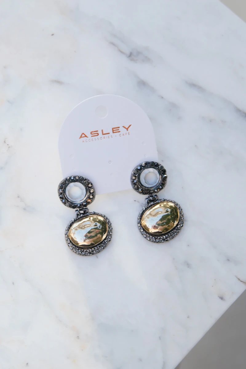 Siyah Taşlı Dokulu Plaka Tasarım Gold Küpe