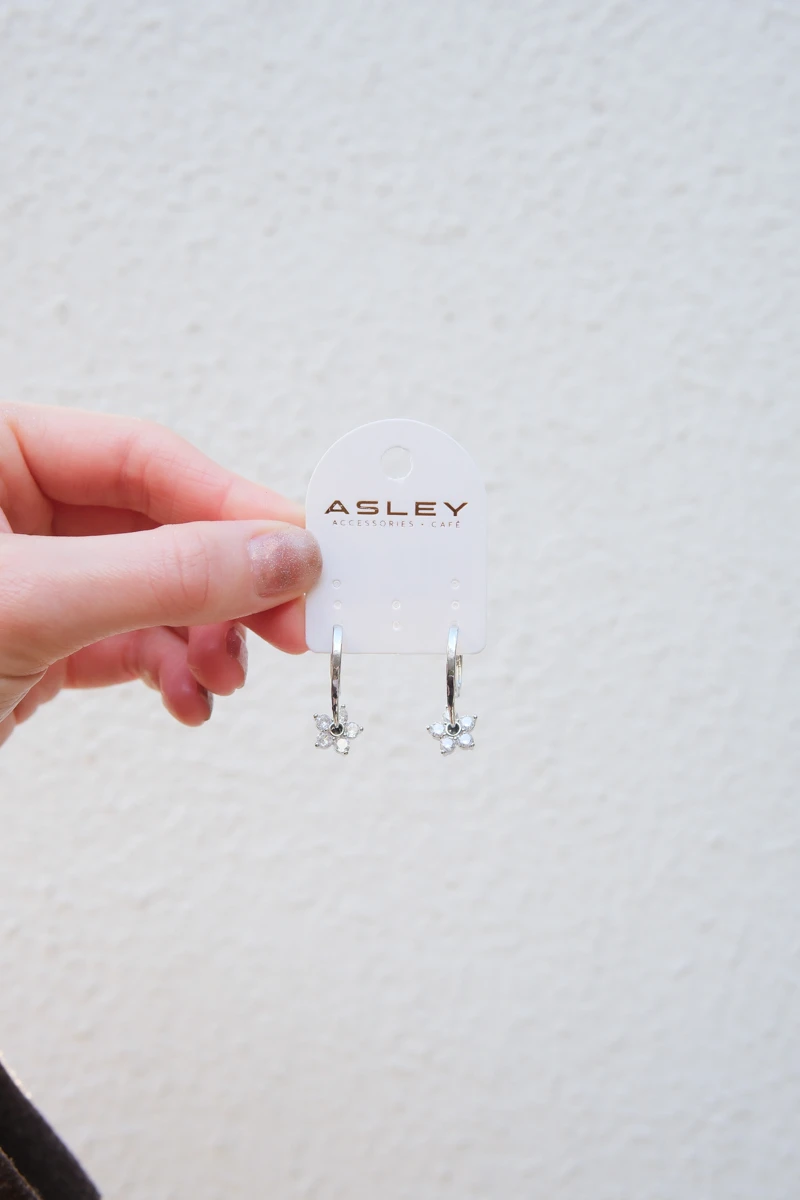 Taşlı Papatya Sallantılı Gümüş Küpe