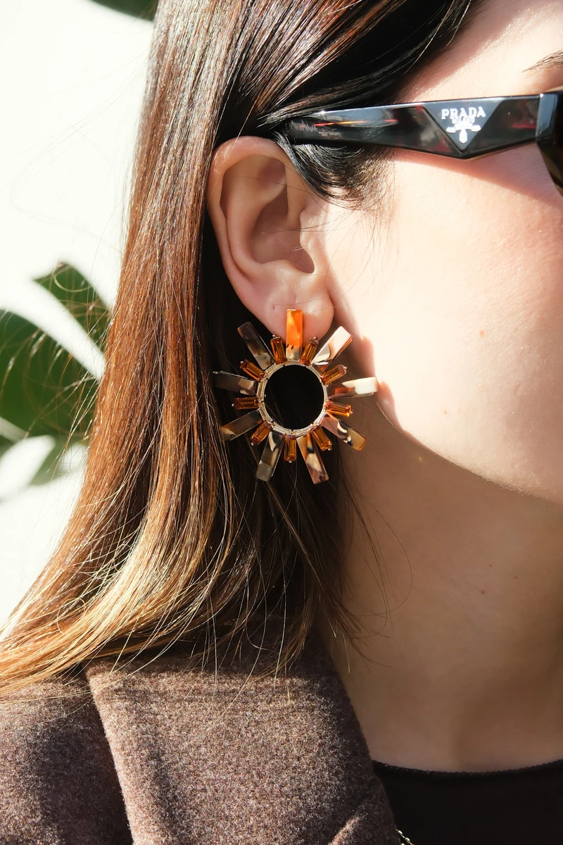 Turuncu Taşlı Güneş Tasarım Gold Küpe