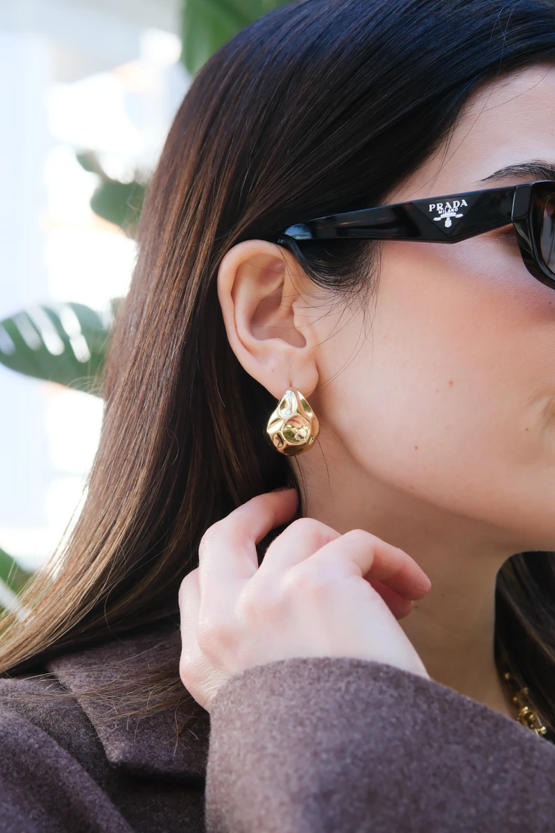 Üzeri Çukurlu Gold Top Küpe