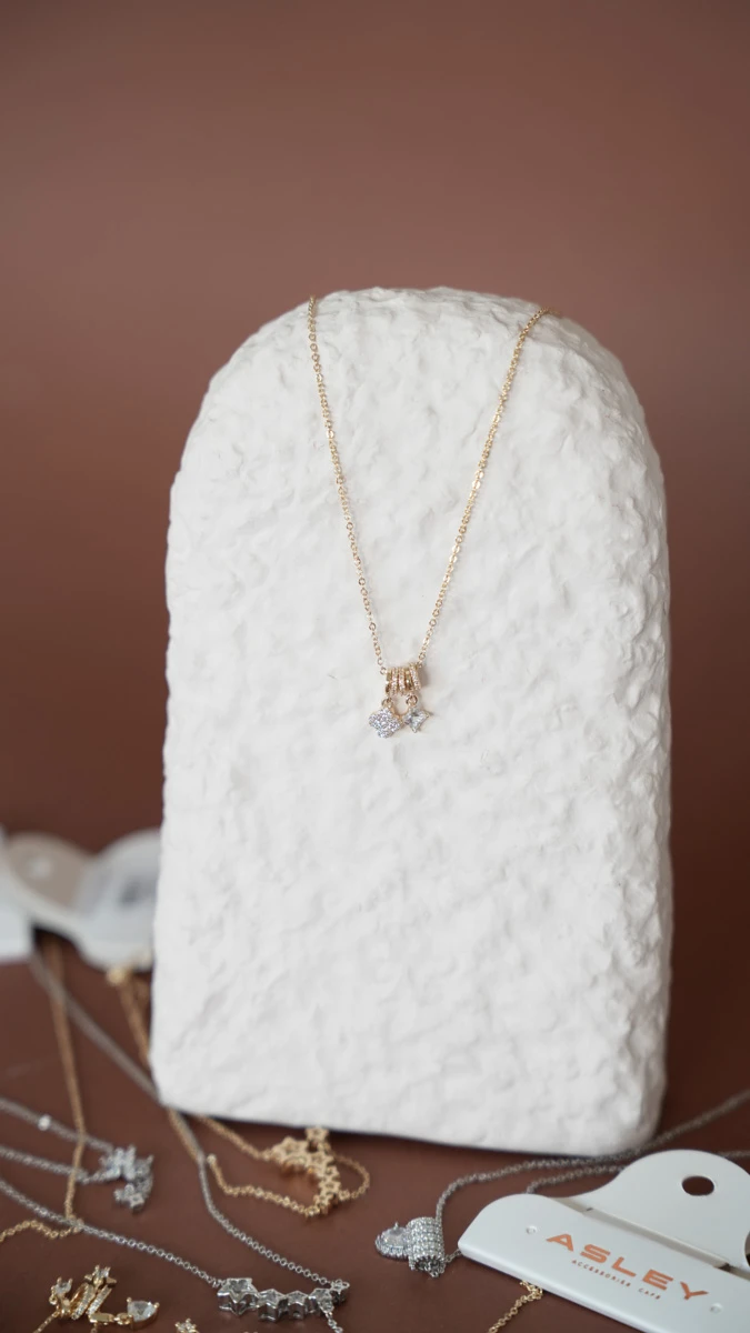 Taşlı Yonca Ve Kare Taş Detaylı İnce Kolye