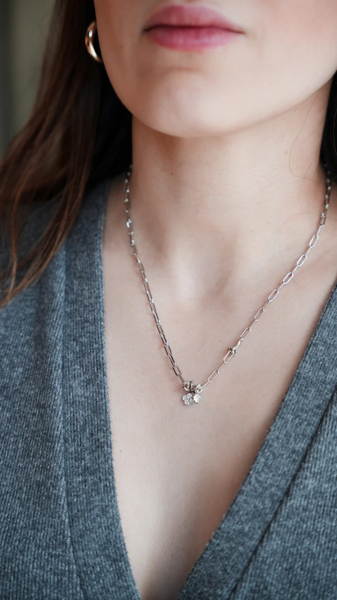 Taşlı Yonca Ve Kare Taş Detaylı Oval Zincir Kolye