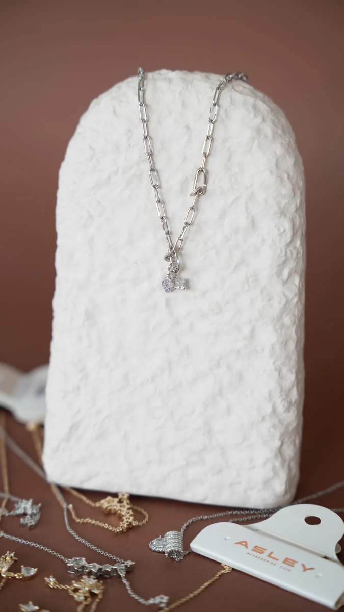 Taşlı Yonca Ve Kare Taş Detaylı Oval Zincir Kolye