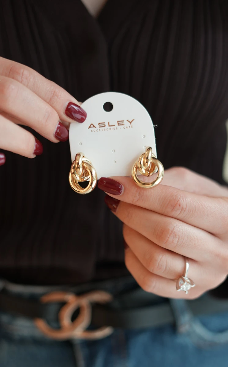 Çoklu Halka Detaylı Düğüm Küpe