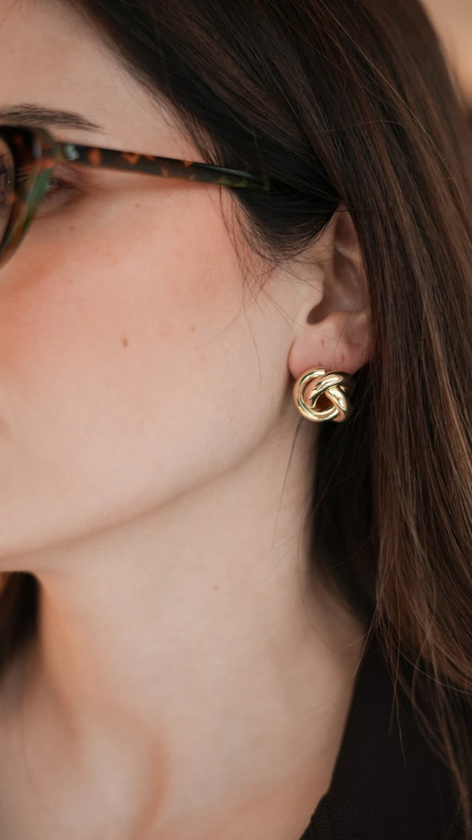 Metal Minimal Gül Tasarım Sabit Küpe