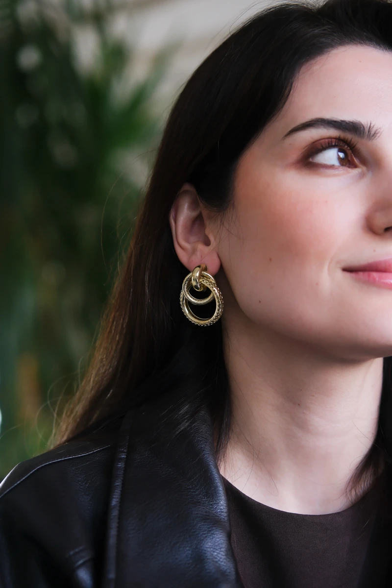 Çukurlu Düğüm Tasarım Gold Sabit Küpe