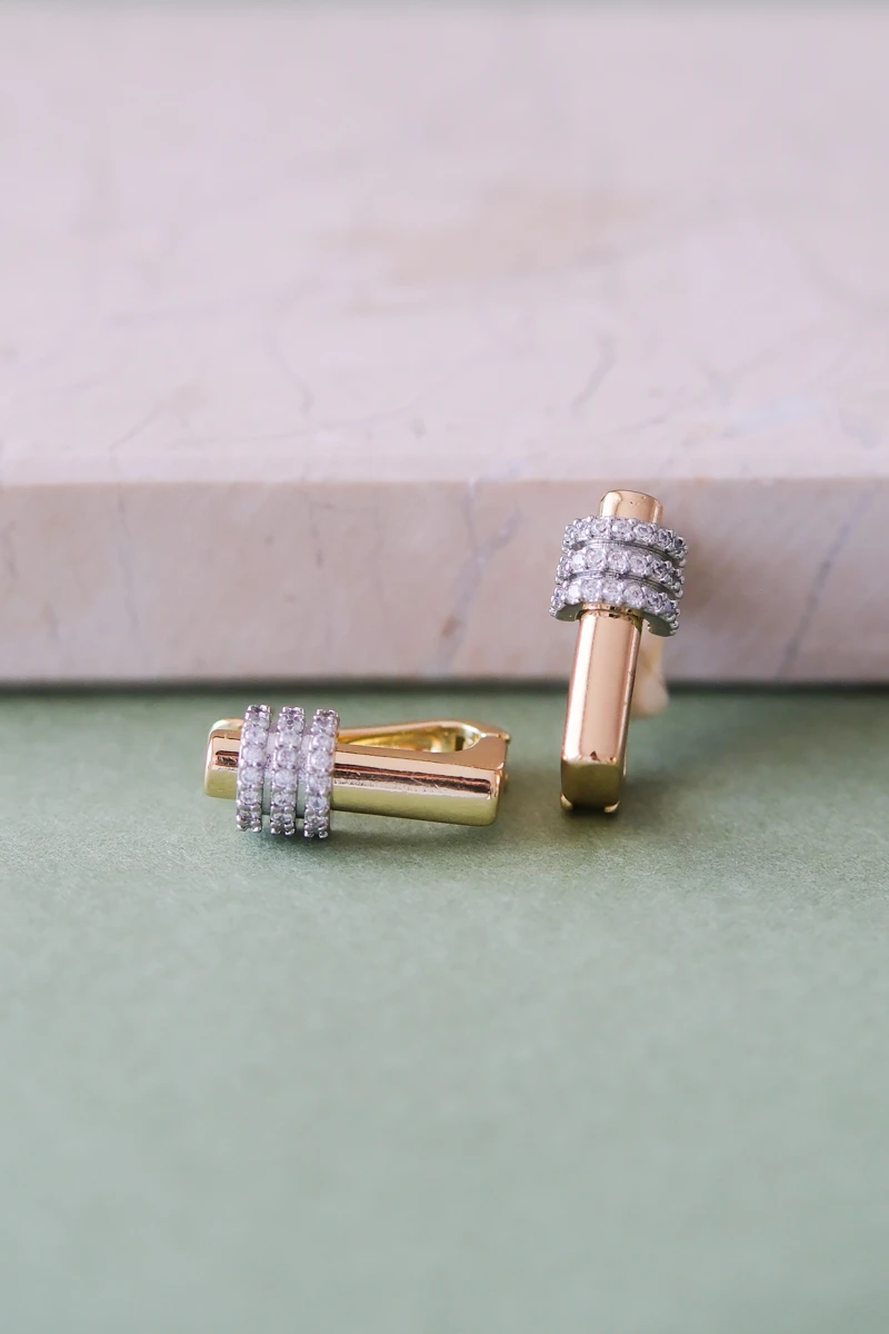 Gümüş Taşlı Silindir Detaylı Gold Oval Halka Küpe