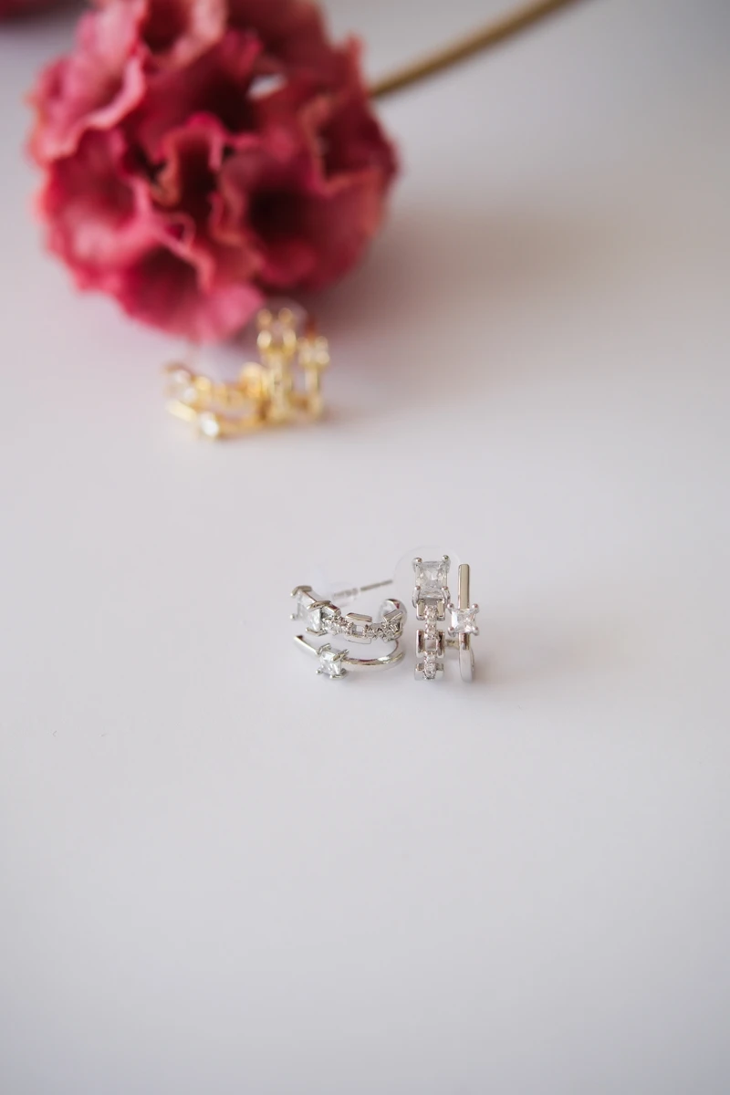 Kare Ve Baget Taş Detaylı İkili Görünüm Gümüş Küpe