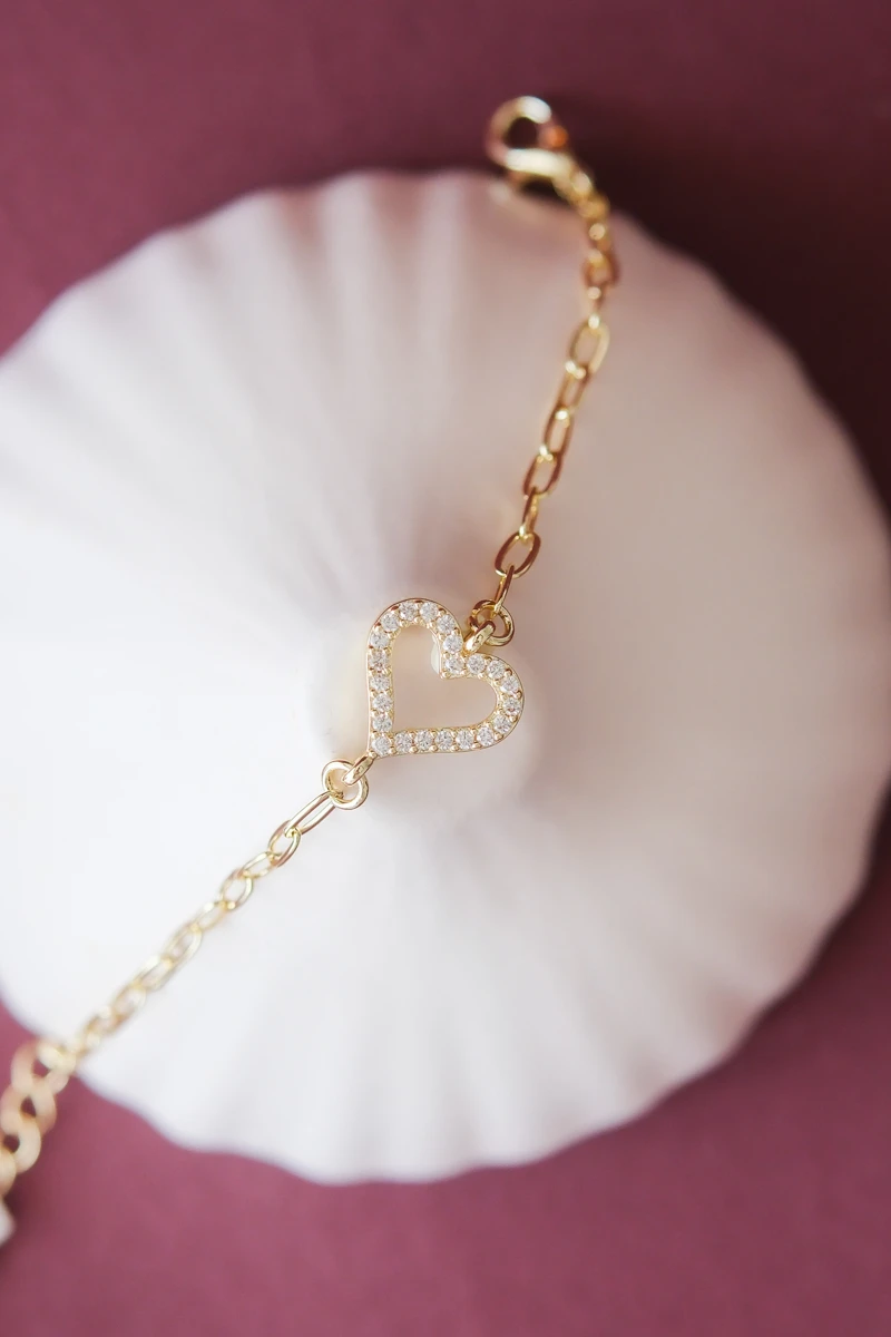 Taşlı İçi Boş Kalp Tasarım Gold Bileklik