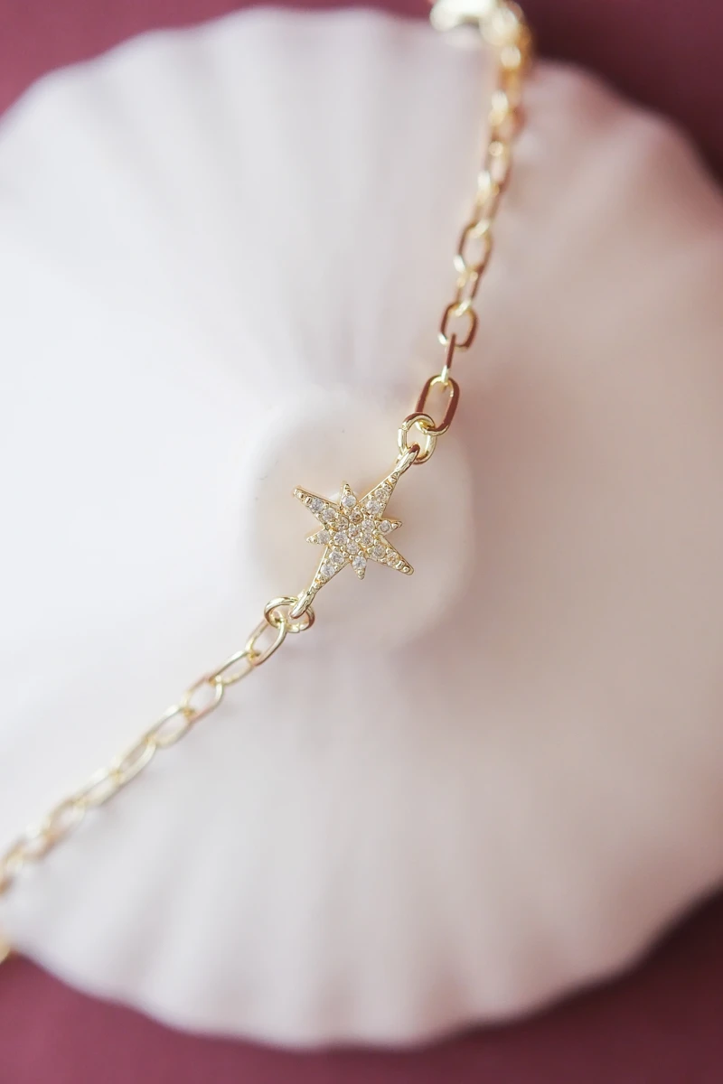 Taşlı Kutup Yıldızı Detaylı Oval Zincir Tasarım Gold Bileklik