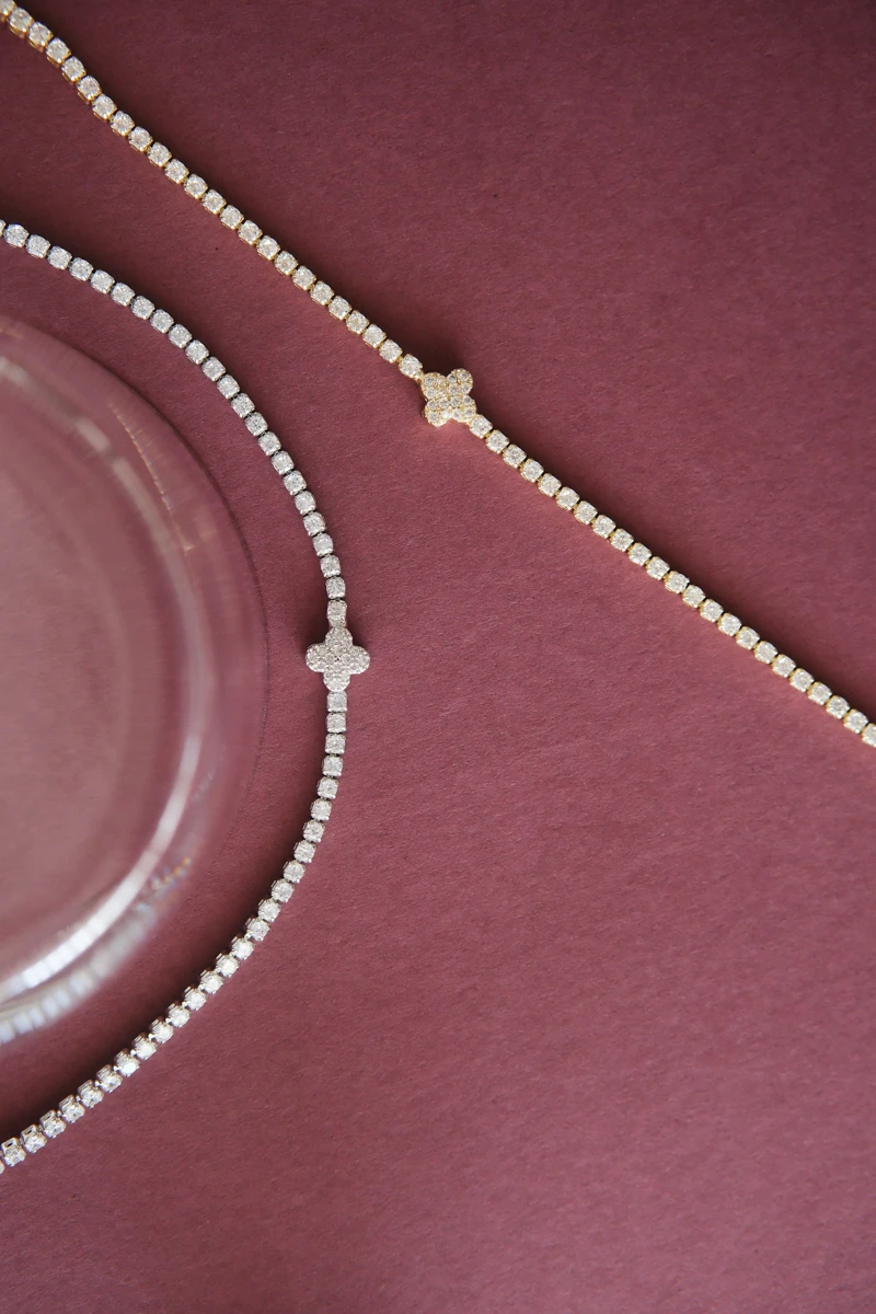 Taşlı Yonca Detaylı Gümüş Su Yolu Bileklik