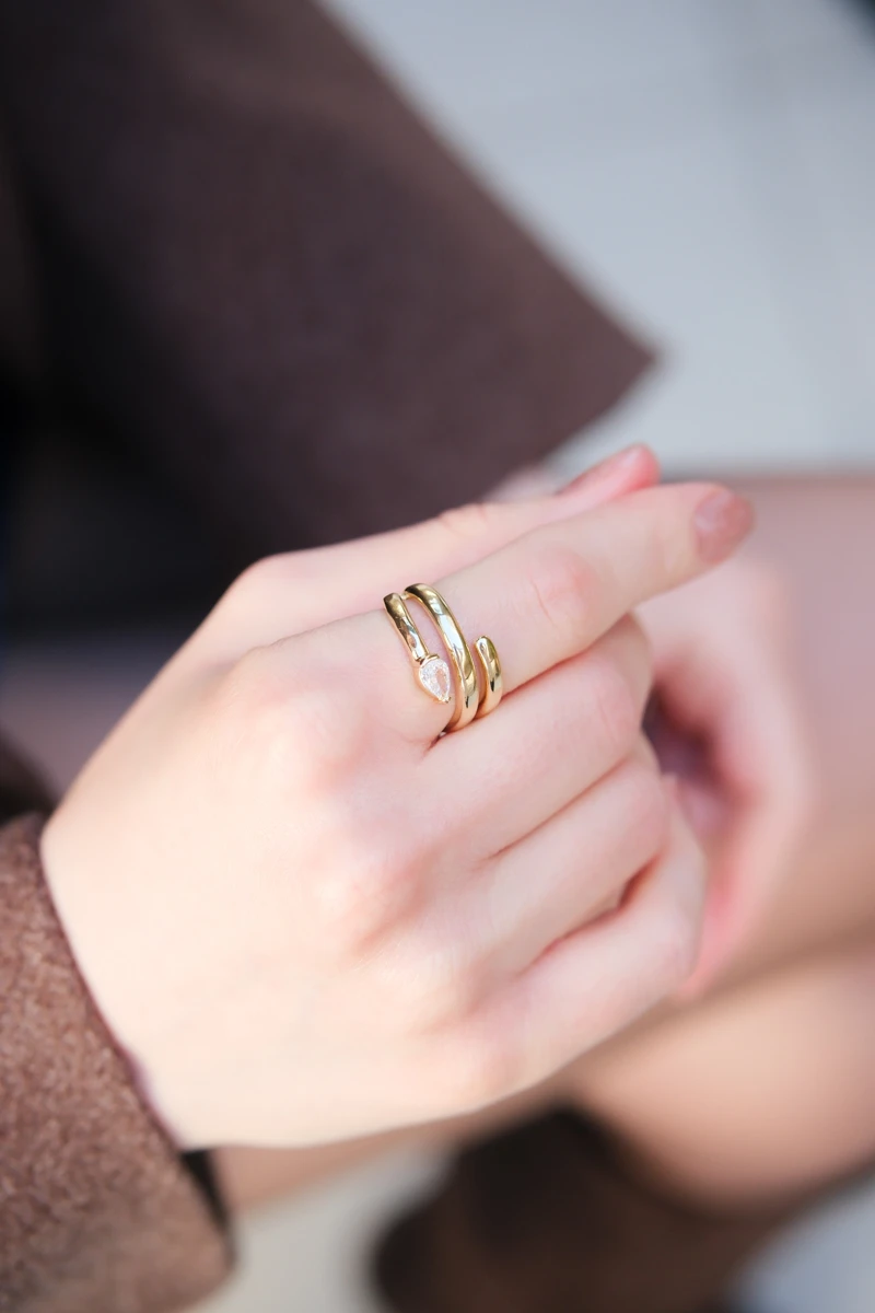 Markiz Taş Detaylı Sarmal Yılan Tasarım Gold Yüzük 