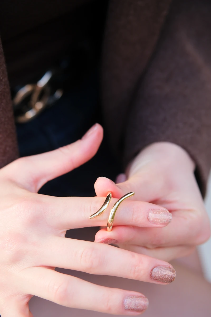 Metal Yılan Tasarım Uzun Gold Yüzük 