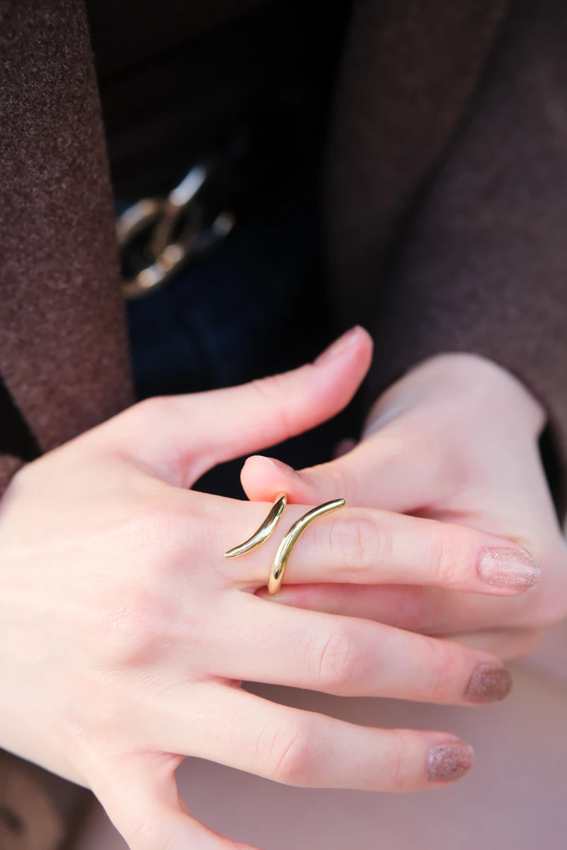 Metal Yılan Tasarım Uzun Gold Yüzük 