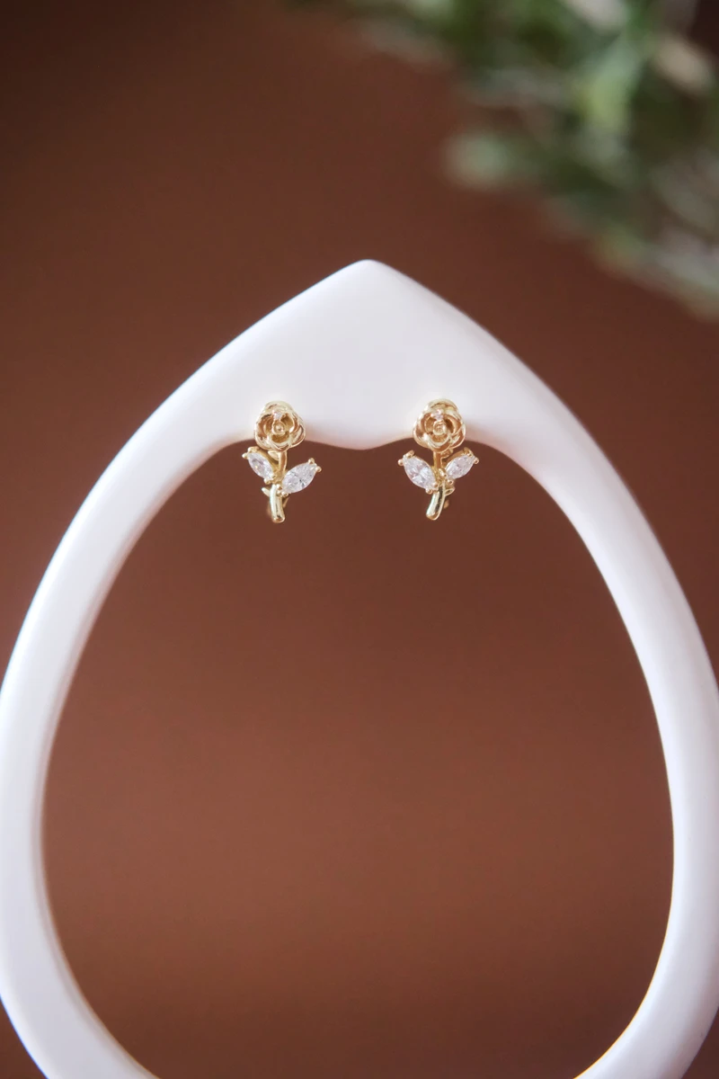 Gül Detaylı Gold Oval Halka Küpe