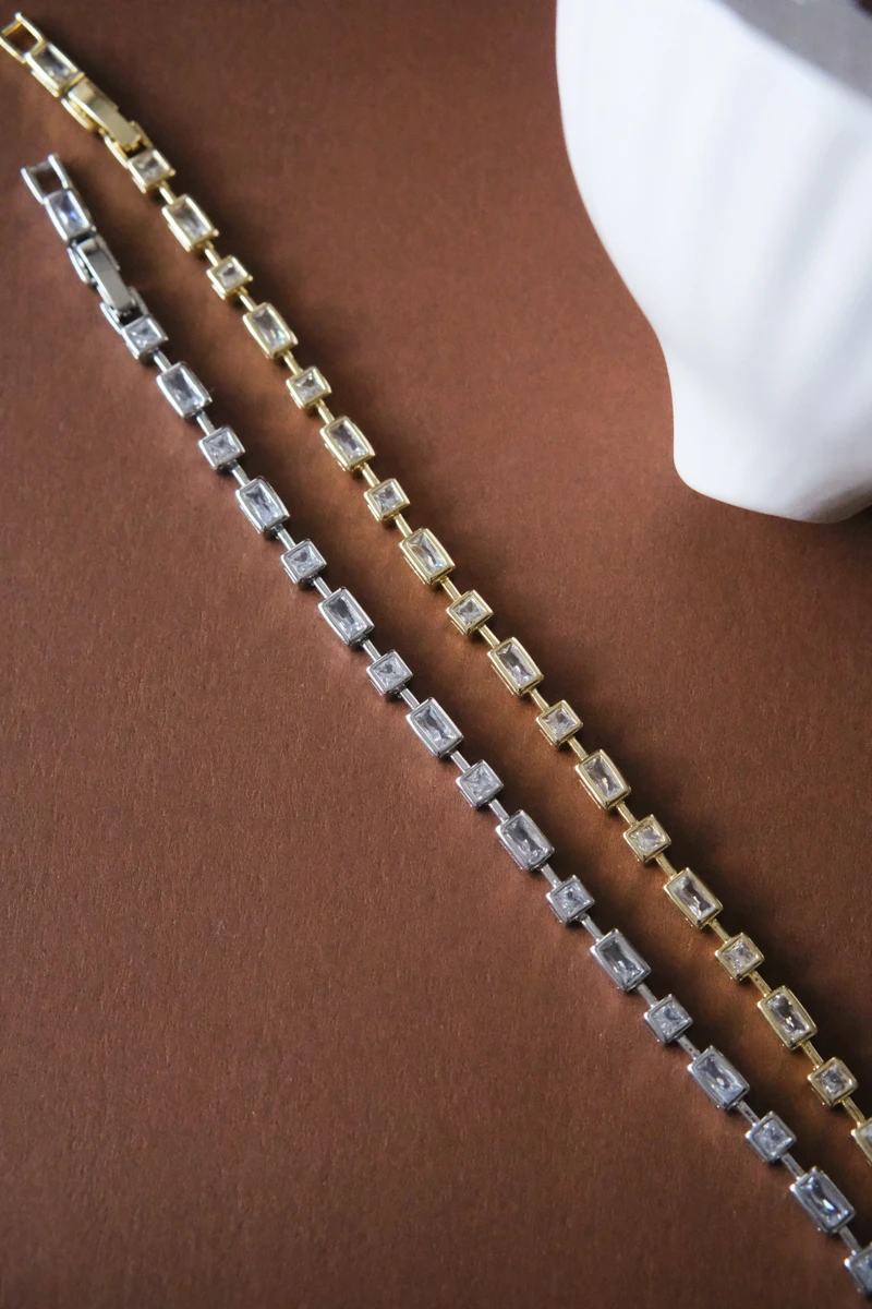 Kare Ve Baget Taş Sıralı Tasarım Gold Bileklik