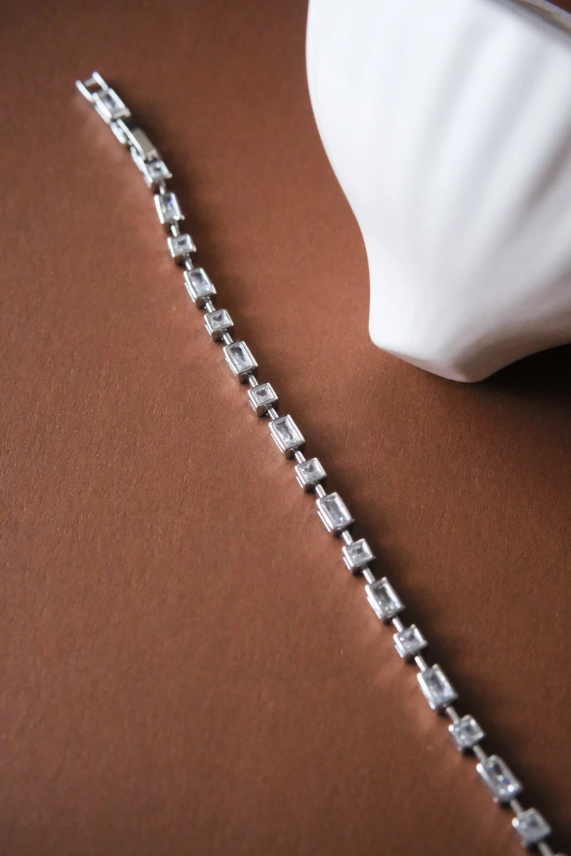 Kare Ve Baget Taş Sıralı Tasarım Gümüş Bileklik