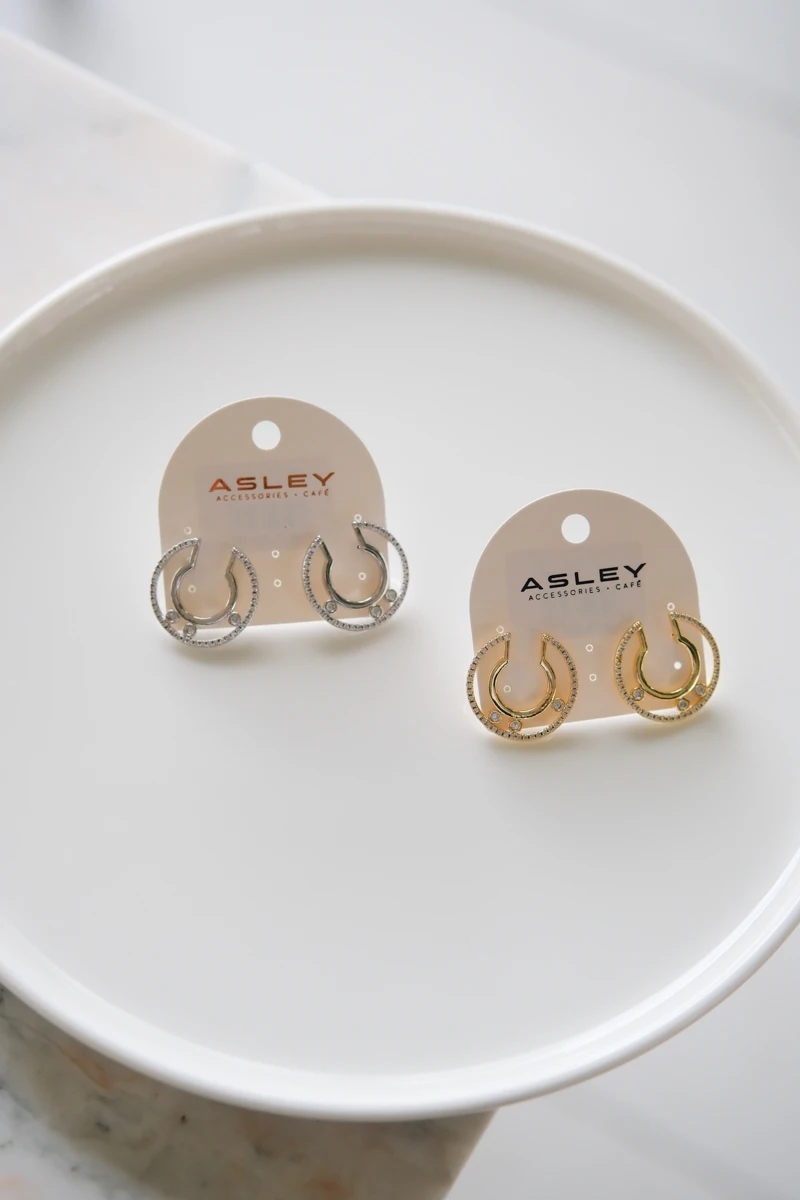 Taşlı C Tasarım Sabit Gümüş Küpe