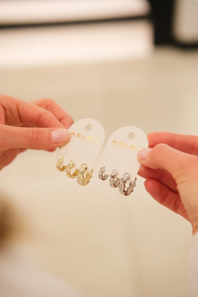 Bal Peteği Tasarım Üçlü Gold Küpe Seti