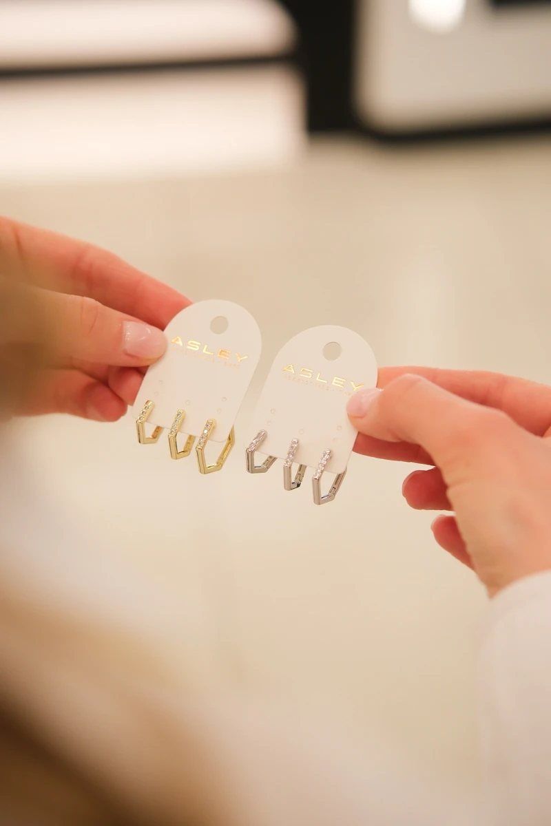 Taşlı Altıgen Tasarım Üçlü Gümüş Küpe Seti