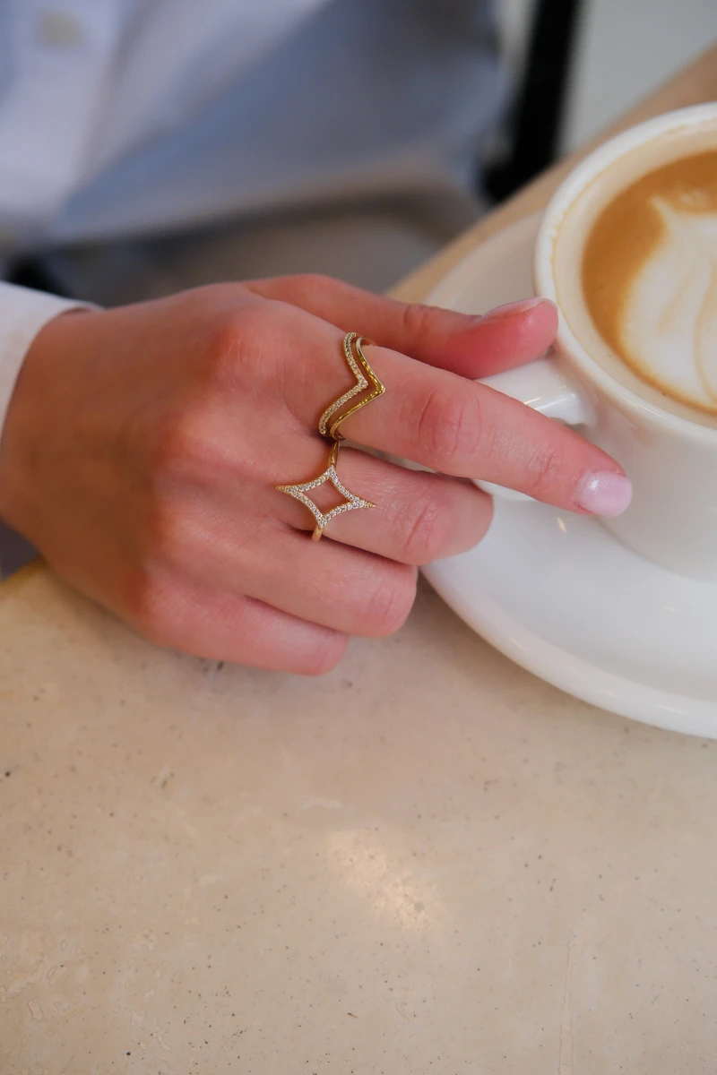 V Tasarım Gold Yüzük 