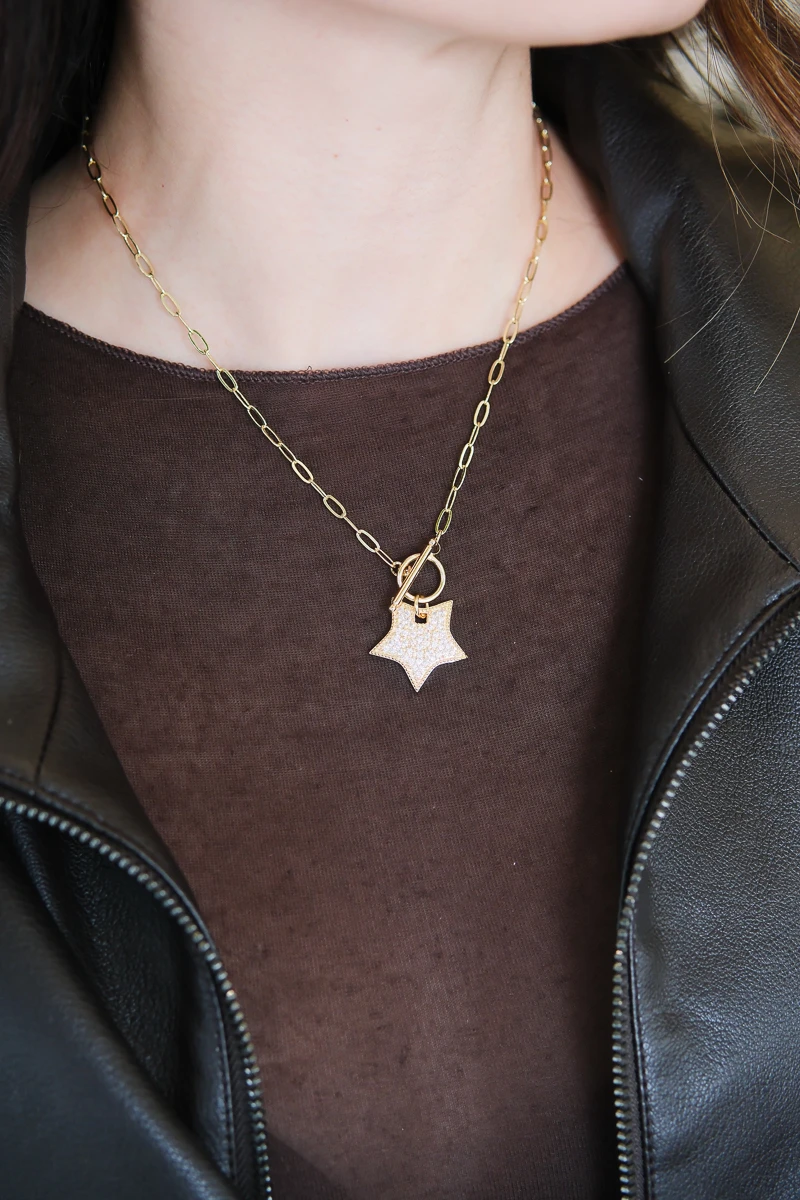 Taşlı Büyük Yıldız Detaylı Gold Kolye